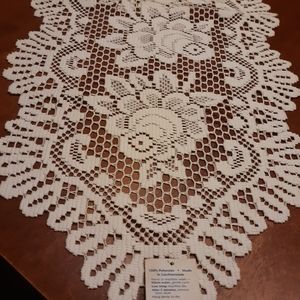 Heritage lace table runner
